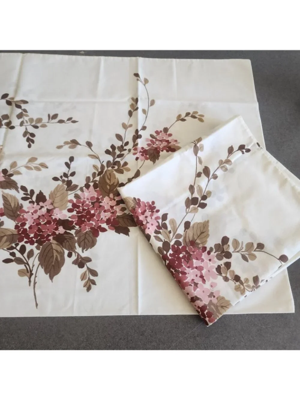 Vintage Springmaid King Pillowcases Set of 2 Pink Mauve Hydrangea Floral Percale
